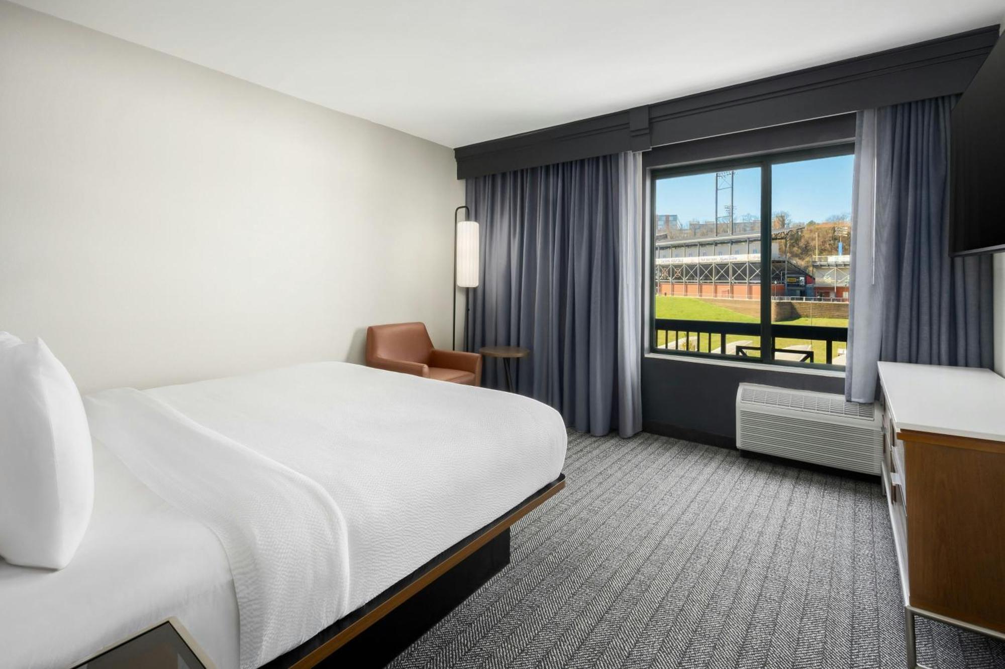 Courtyard By Marriott Chattanooga Downtown Eksteriør billede
